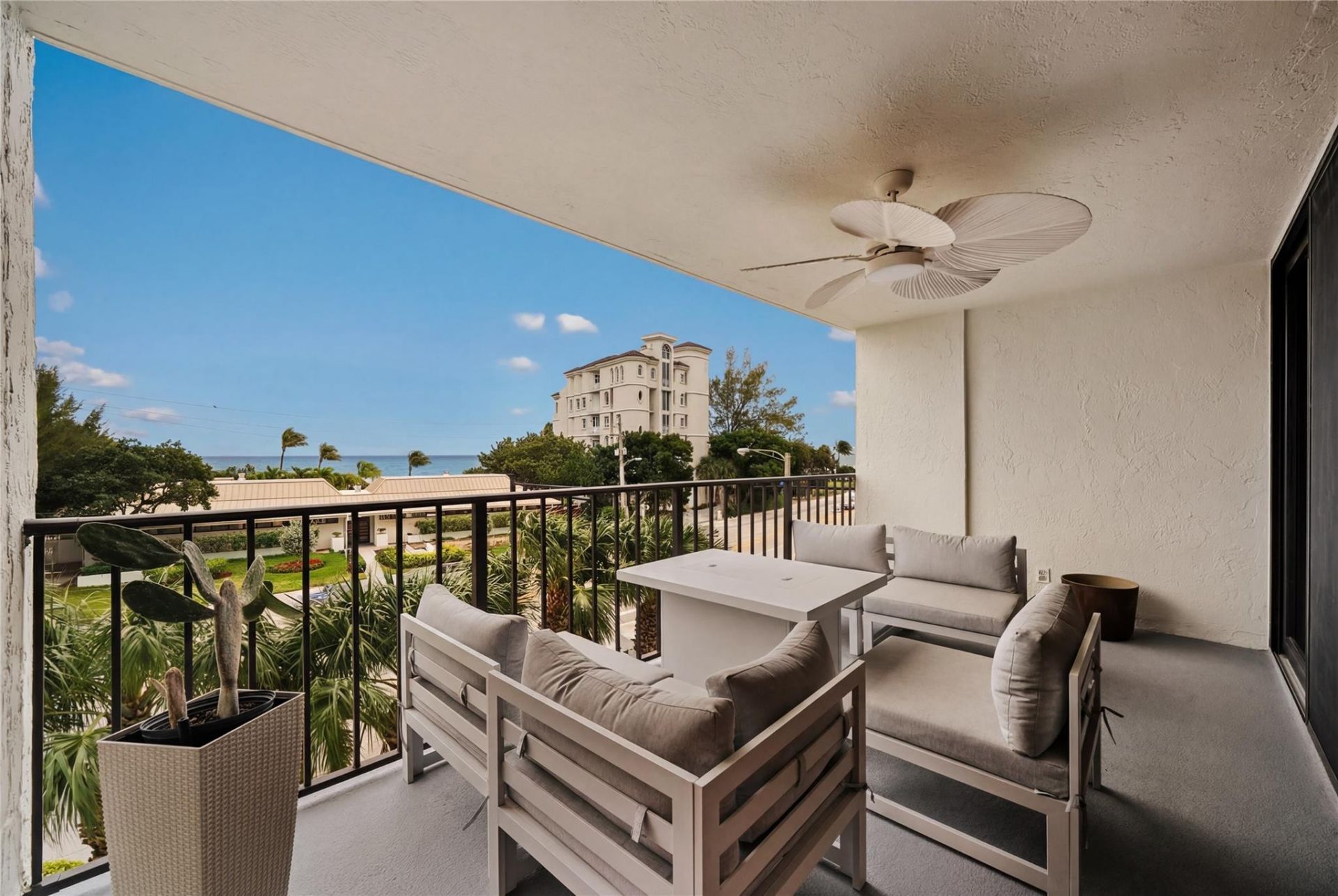 1905 N Ocean Boulevard, Unit 3D, Fort Lauderdale, FL 33305 Photo