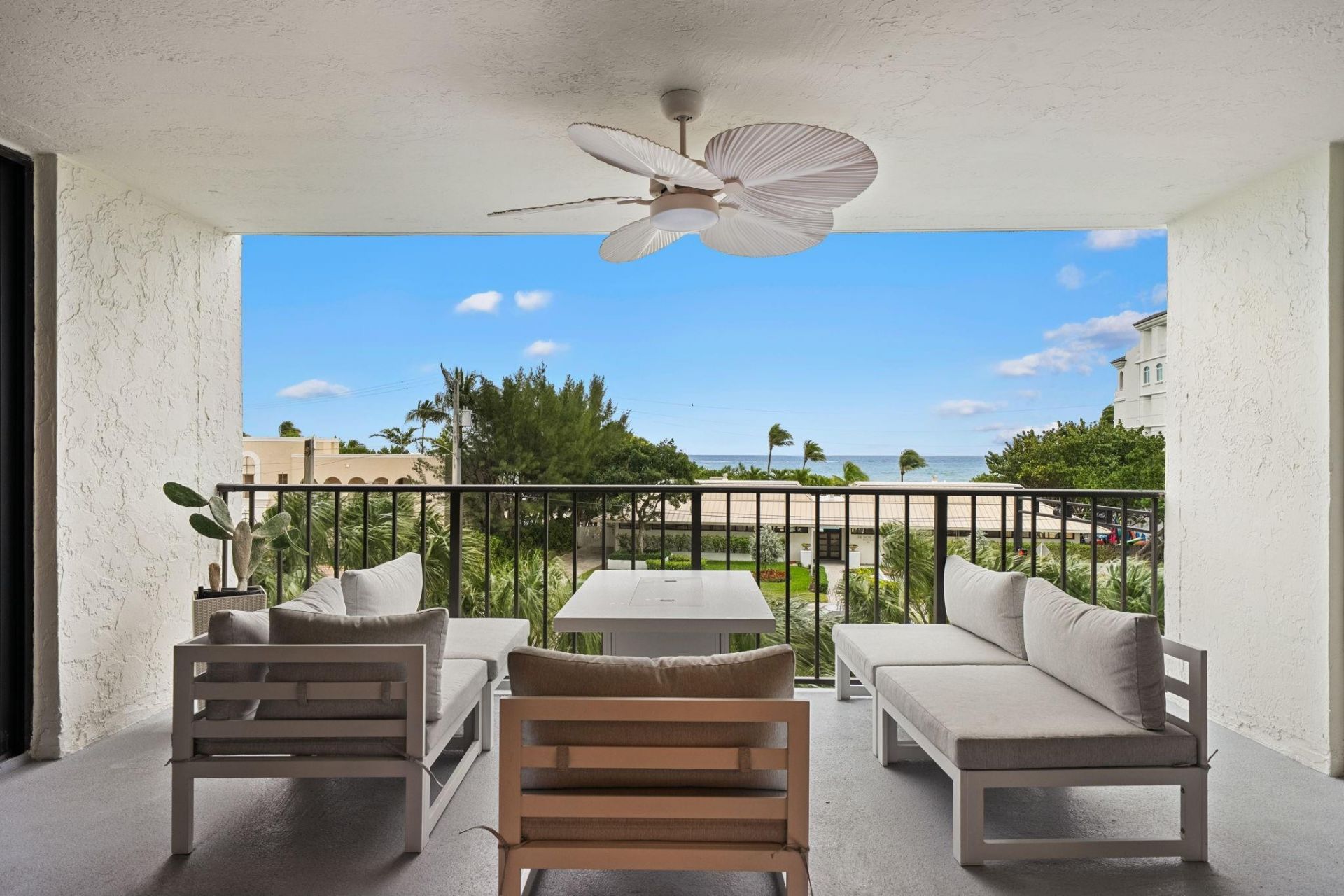 1905 N Ocean Boulevard, Unit 3D, Fort Lauderdale, FL 33305 Photo