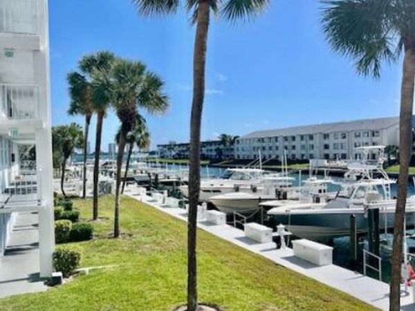 108 Paradise Harbour Boulevard, Unit 209, North Palm Beach, FL 33408