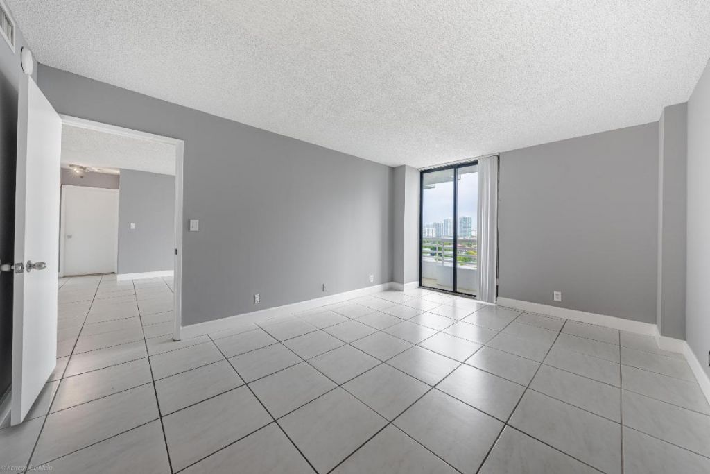 3300 NE 192 Street, Unit 1108, Aventura, FL 33180 Photo