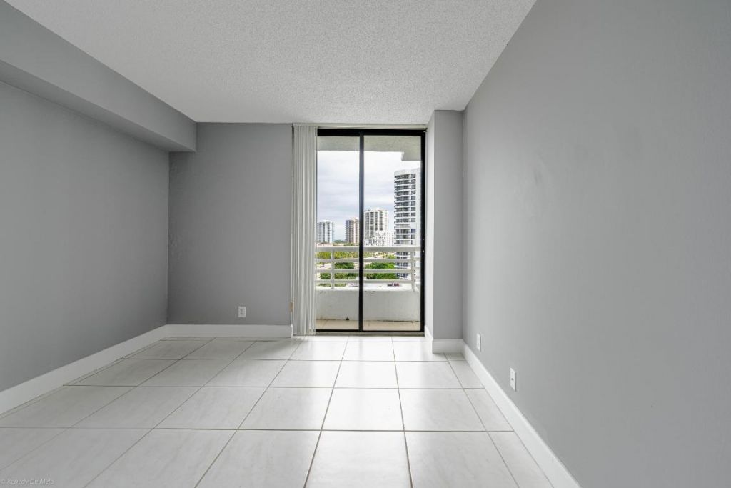 3300 NE 192 Street, Unit 1108, Aventura, FL 33180 Photo