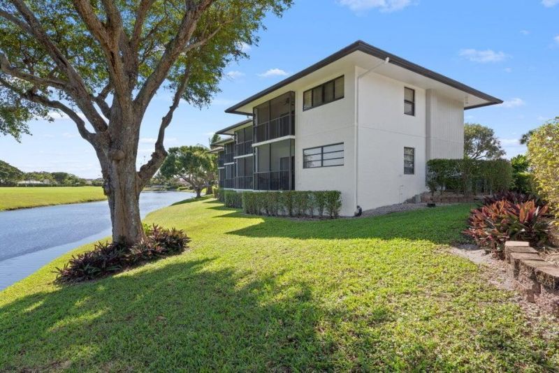 451 Greensward Lane, Unit 201-B, Delray Beach, FL 33445 Photo