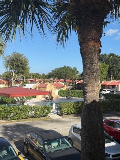 321 Lake Evelyn Drive, West Palm Beach, FL 33411 Photo