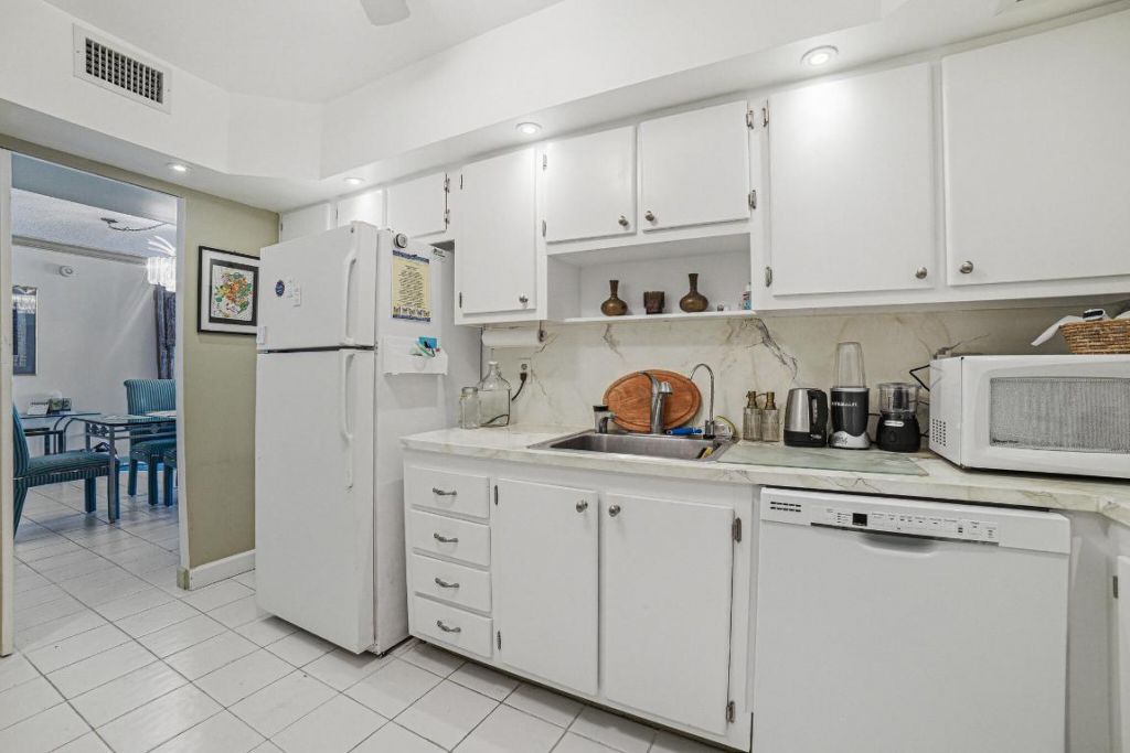 3450 S Ocean Boulevard, Unit 211, Palm Beach, FL 33480 Photo