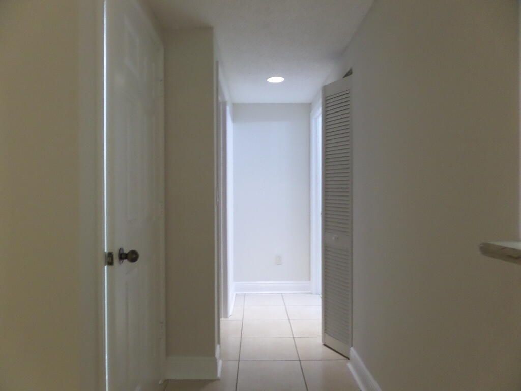 10276 Fox Trail Road S, Unit 106, West Palm Beach, FL 33411 Photo