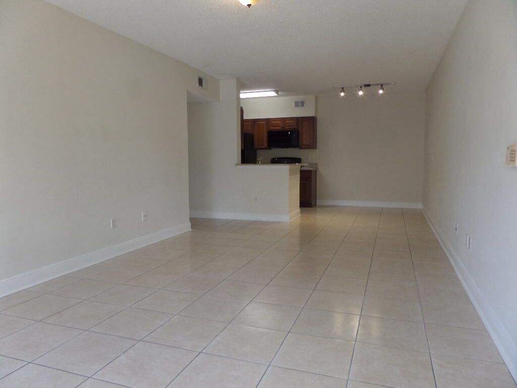 10276 Fox Trail Road S, Unit 106, West Palm Beach, FL 33411 Photo
