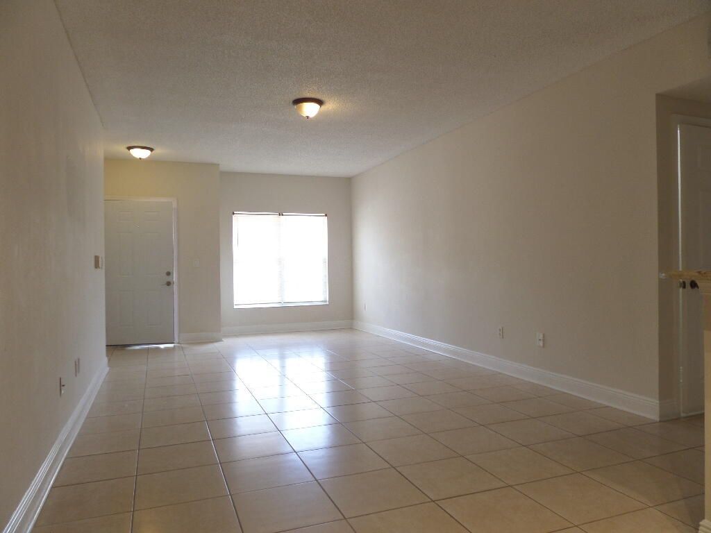 10276 Fox Trail Road S, Unit 106, West Palm Beach, FL 33411 Photo