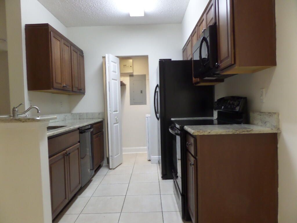 10276 Fox Trail Road S, Unit 106, West Palm Beach, FL 33411 Photo