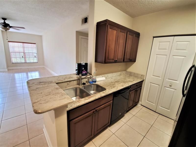 10276 Fox Trail Road S, Unit 106, West Palm Beach, FL 33411 Photo