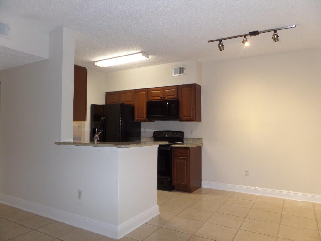 10276 Fox Trail Road S, Unit 106, West Palm Beach, FL 33411 Photo