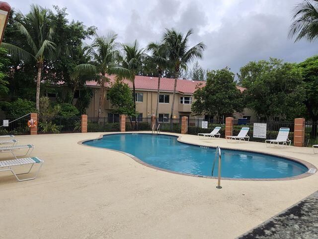 3810 N Jog Road, Unit 202, West Palm Beach, FL 33411 Photo