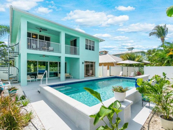 9427 SE Athena Street, Hobe Sound, FL 33455