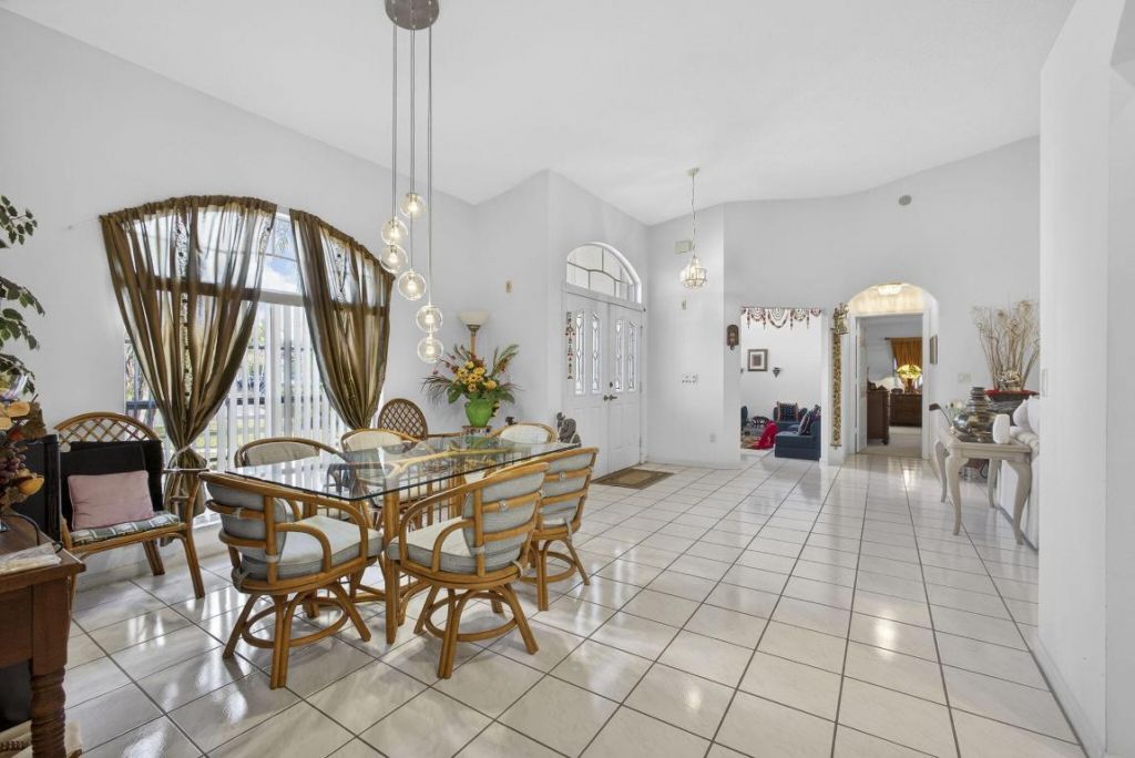 1940 S Club Drive, Wellington, FL 33414 Photo