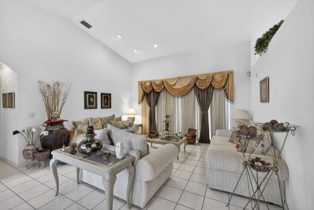 1940 S Club Drive, Wellington, FL 33414 Photo