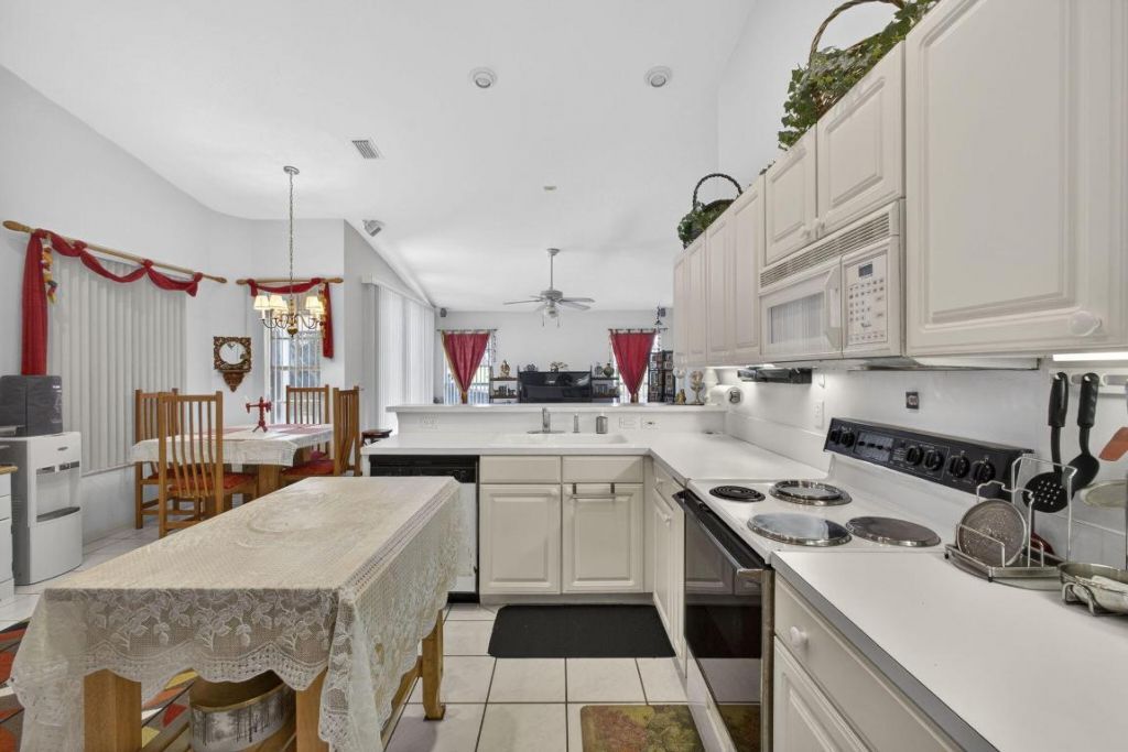 1940 S Club Drive, Wellington, FL 33414 Photo