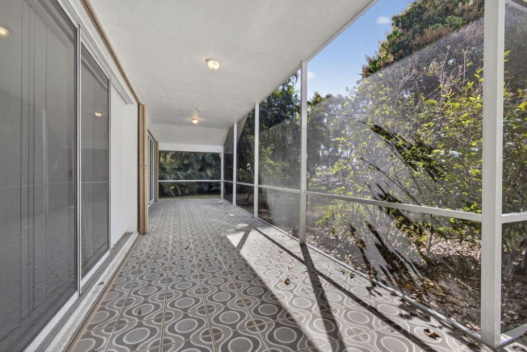 1940 S Club Drive, Wellington, FL 33414 Photo