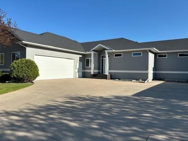 715 Northridge Way, West Fargo, ND 58078