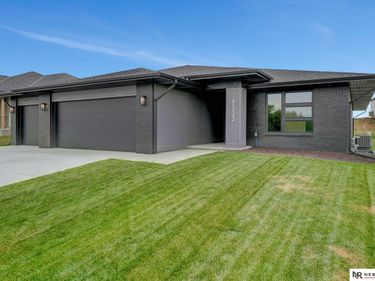 9332 S 86th Street, Lincoln, NE 68526