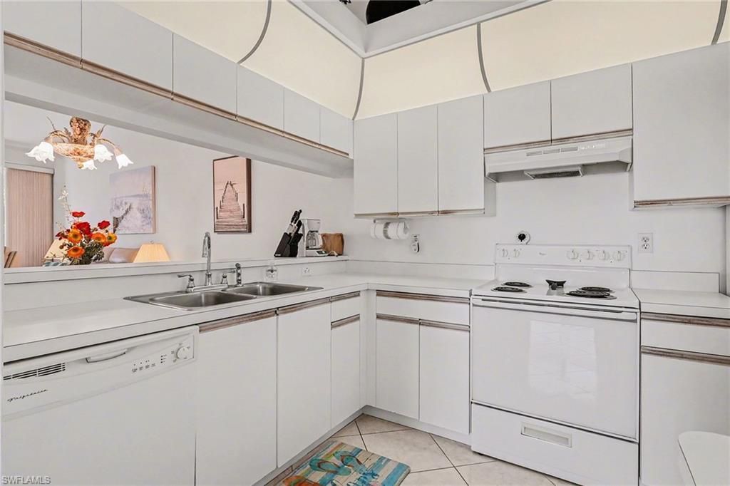 326 Bradstrom Cir, Unit 201F, Naples, FL 34113 Photo
