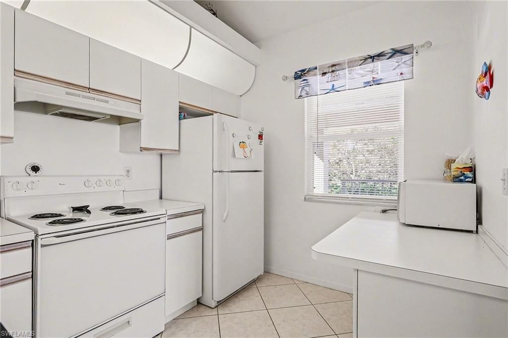 326 Bradstrom Cir, Unit 201F, Naples, FL 34113 Photo