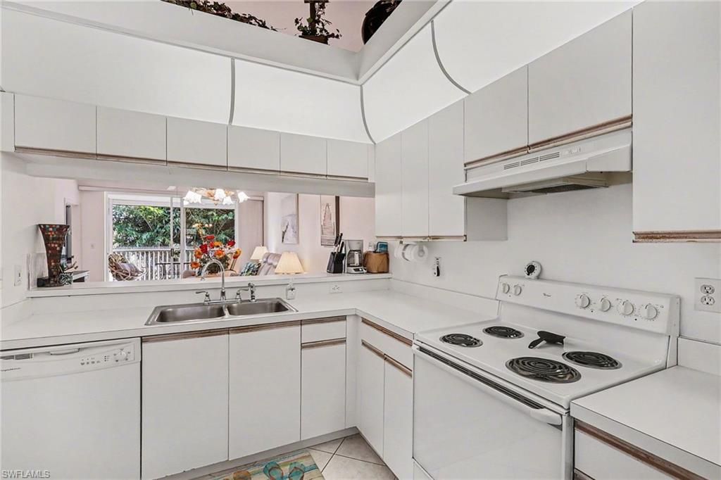 326 Bradstrom Cir, Unit 201F, Naples, FL 34113 Photo