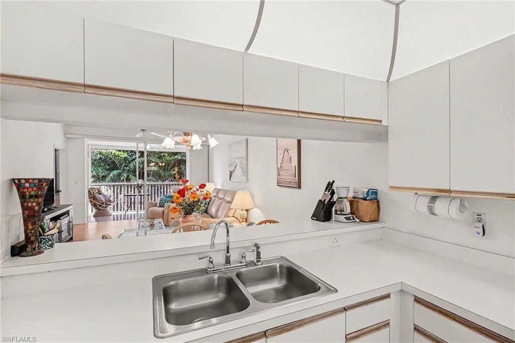 326 Bradstrom Cir, Unit 201F, Naples, FL 34113 Photo