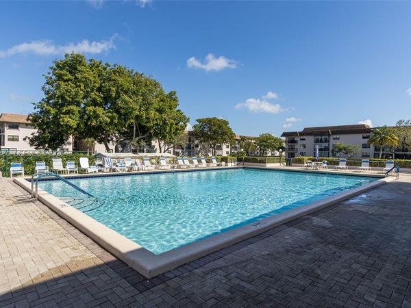 6085 N Sabal Palm Blvd , Unit 208, Tamarac, FL 33319