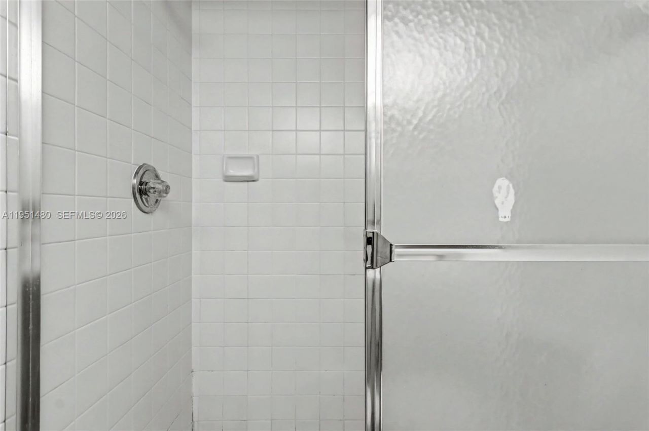 6085 N Sabal Palm Blvd , Unit 208, Tamarac, FL 33319 Photo