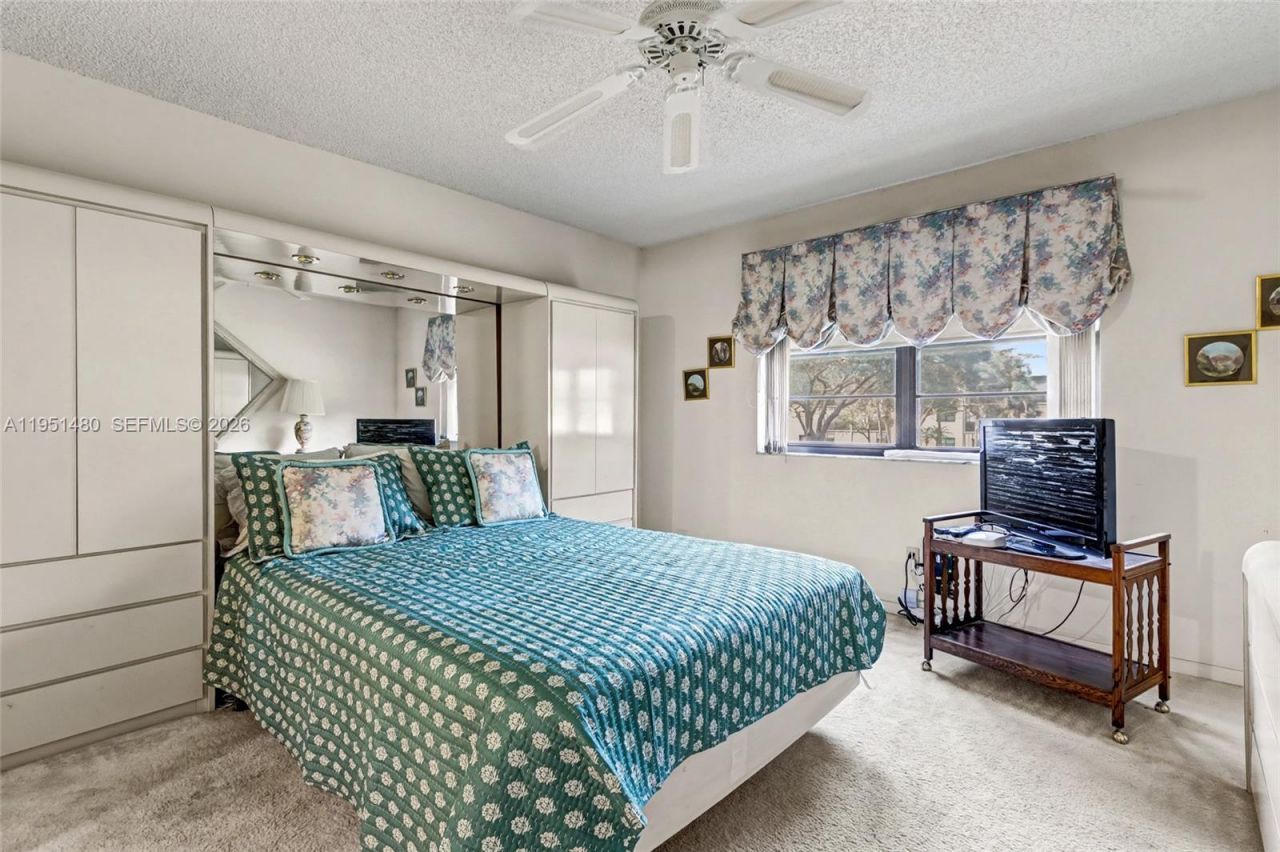 6085 N Sabal Palm Blvd , Unit 208, Tamarac, FL 33319 Photo