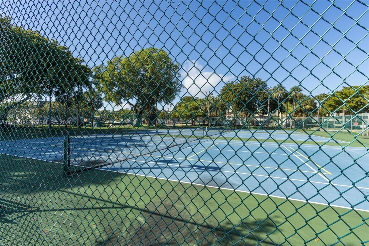 6085 N Sabal Palm Blvd , Unit 208, Tamarac, FL 33319 Photo