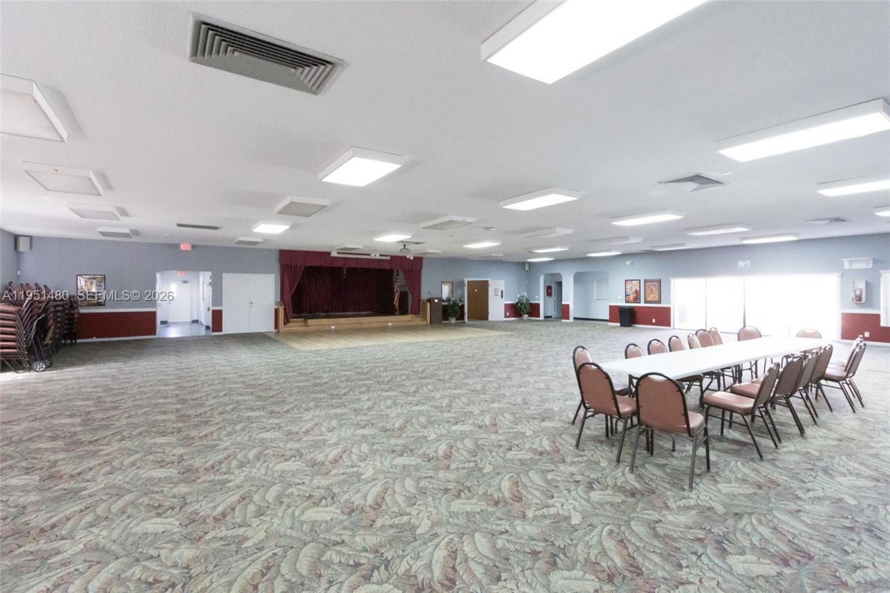 6085 N Sabal Palm Blvd , Unit 208, Tamarac, FL 33319 Photo