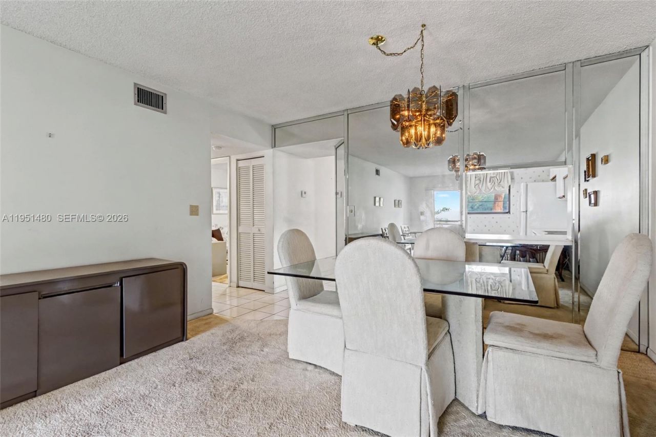 6085 N Sabal Palm Blvd , Unit 208, Tamarac, FL 33319 Photo