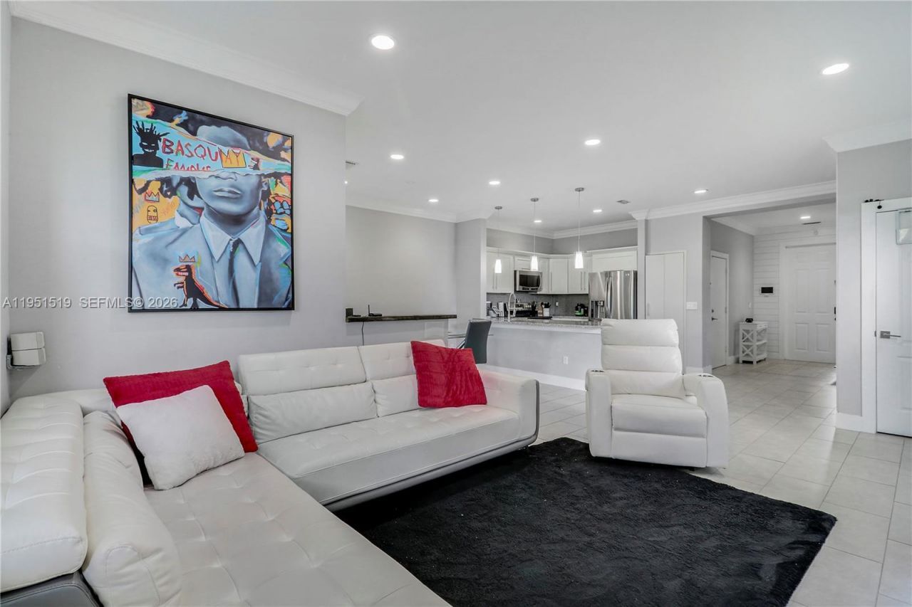 6047 Seminole Gardens Cir , Riviera Beach, FL 33418 Photo