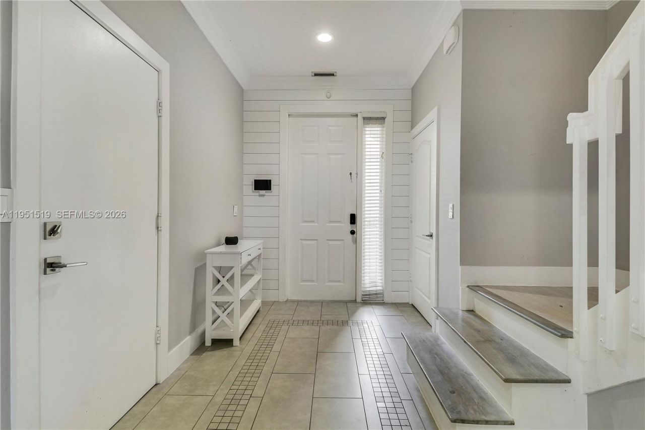 6047 Seminole Gardens Cir , Riviera Beach, FL 33418 Photo