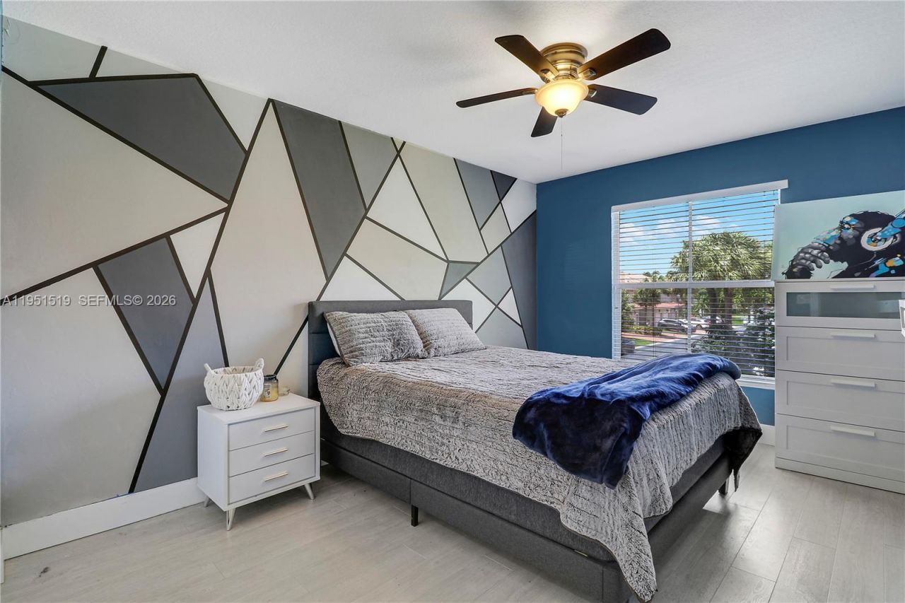 6047 Seminole Gardens Cir , Riviera Beach, FL 33418 Photo