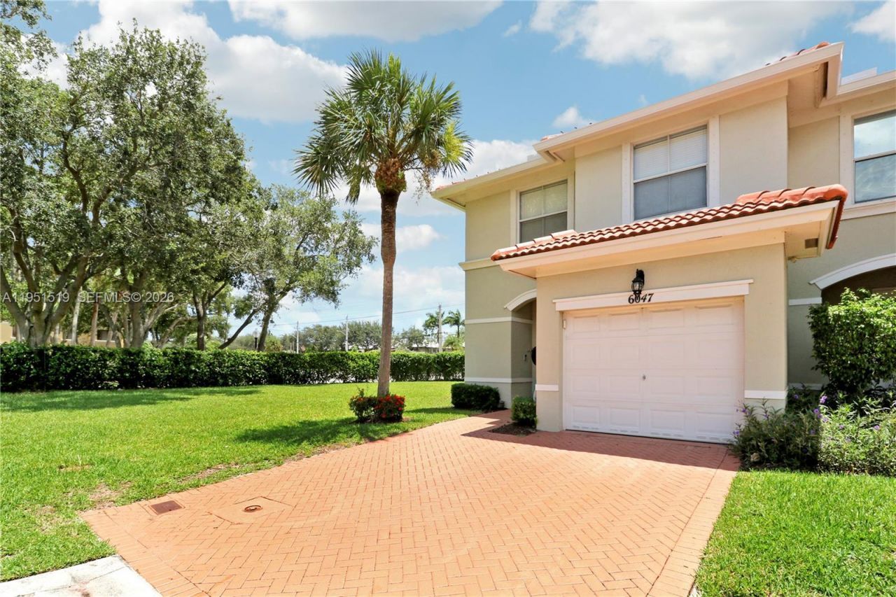 6047 Seminole Gardens Cir , Riviera Beach, FL 33418 Photo