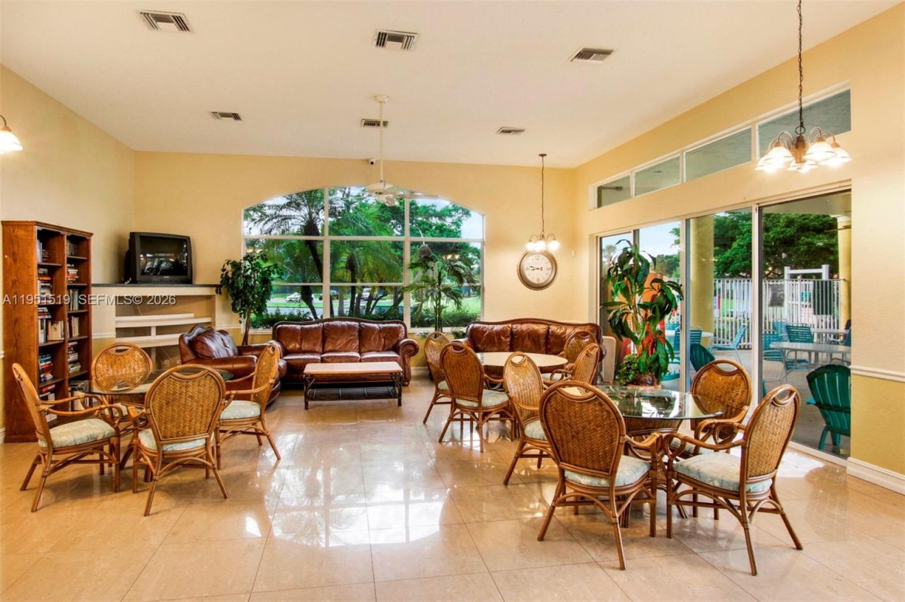 6047 Seminole Gardens Cir , Riviera Beach, FL 33418 Photo