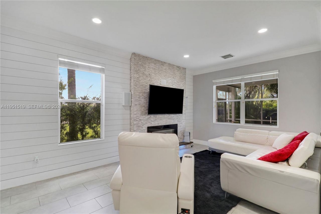 6047 Seminole Gardens Cir , Riviera Beach, FL 33418 Photo