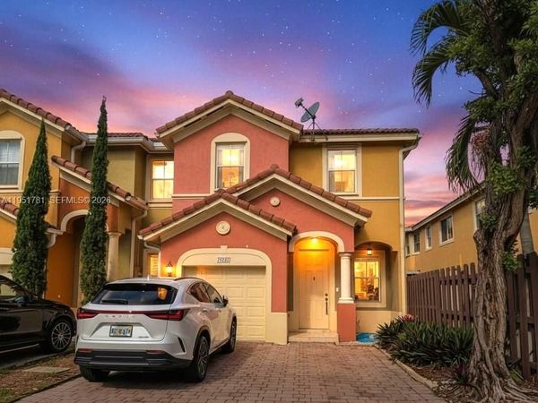 16603 SW 79th Ter, Miami, FL 33193