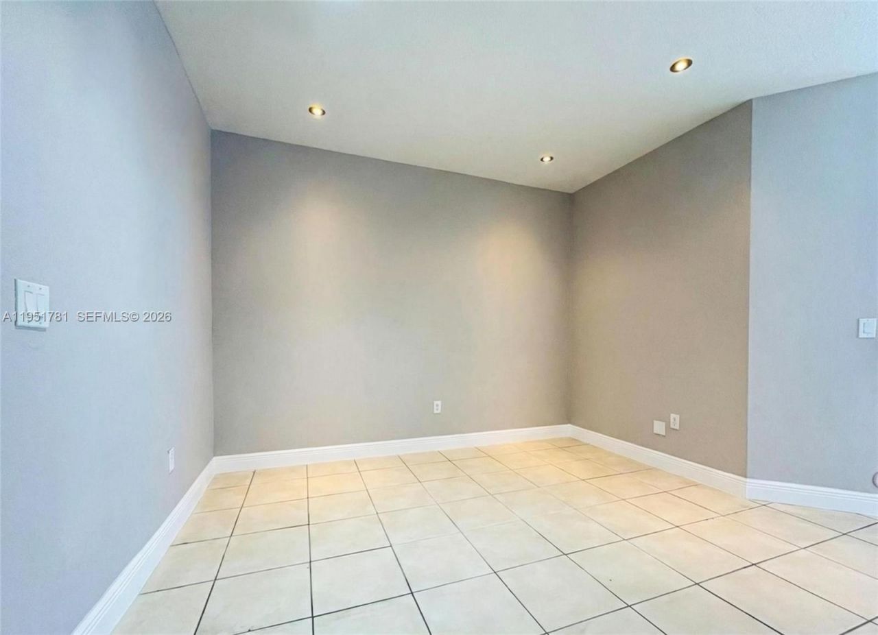 16603 SW 79th Ter, Miami, FL 33193 Photo