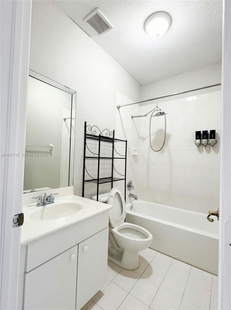 16603 SW 79th Ter, Miami, FL 33193 Photo