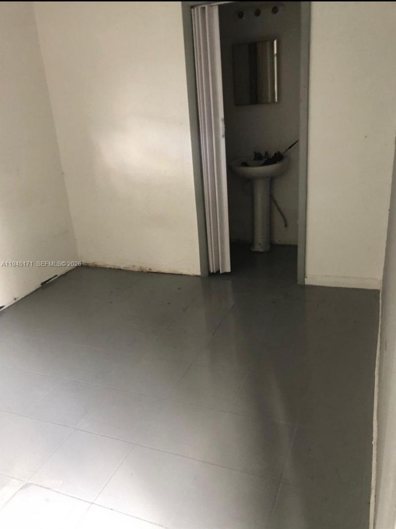 1300 Marseille Dr, Miami Beach, FL 33141 Photo