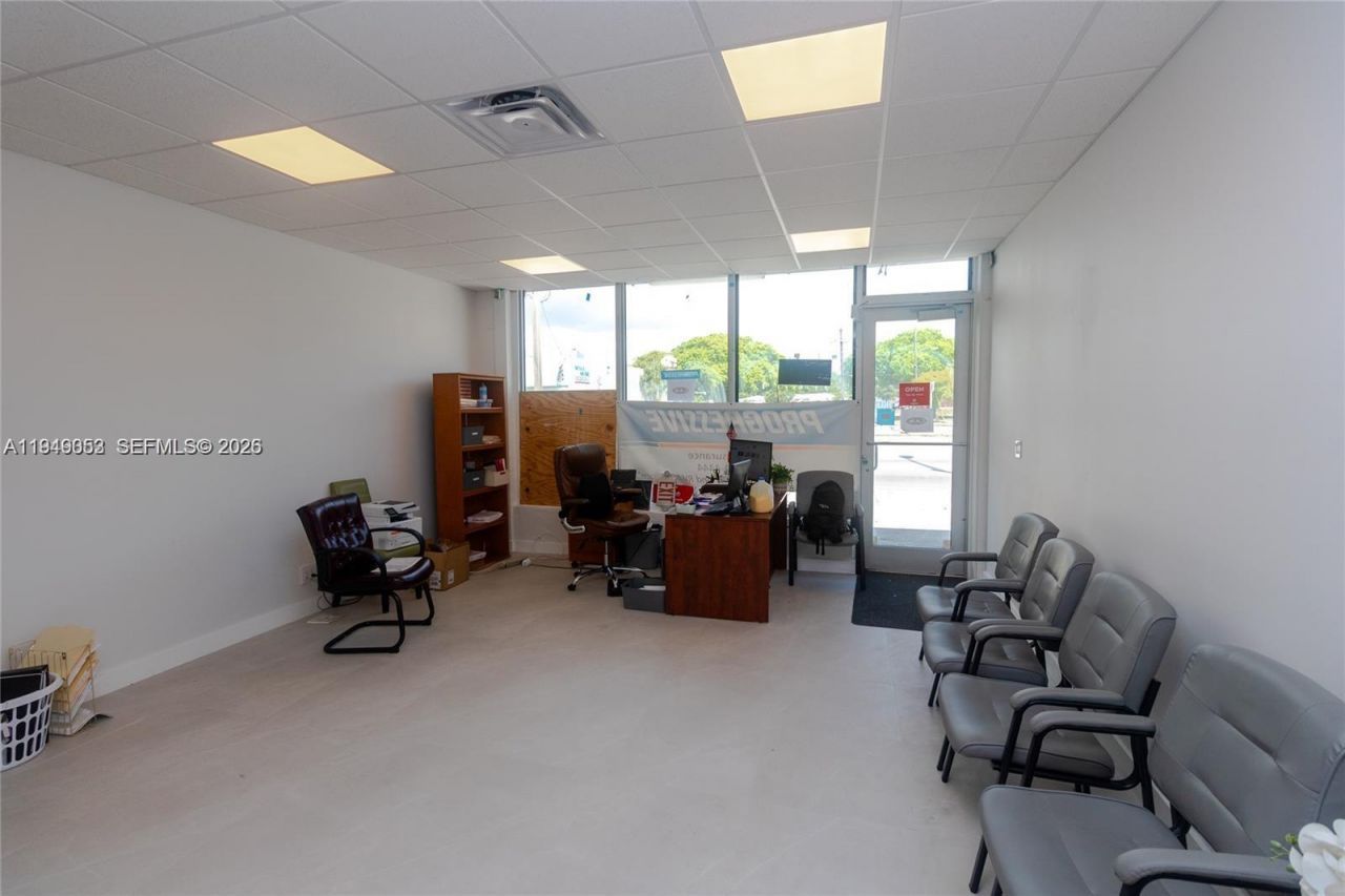 13639 W Dixie Hwy , North Miami, FL 33161 Photo