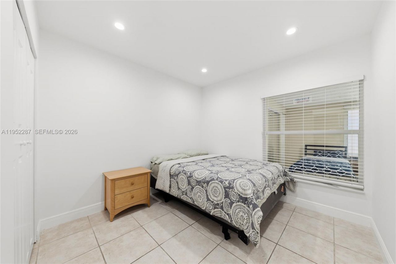 Please Call For Address, Miami, FL 33172 Photo