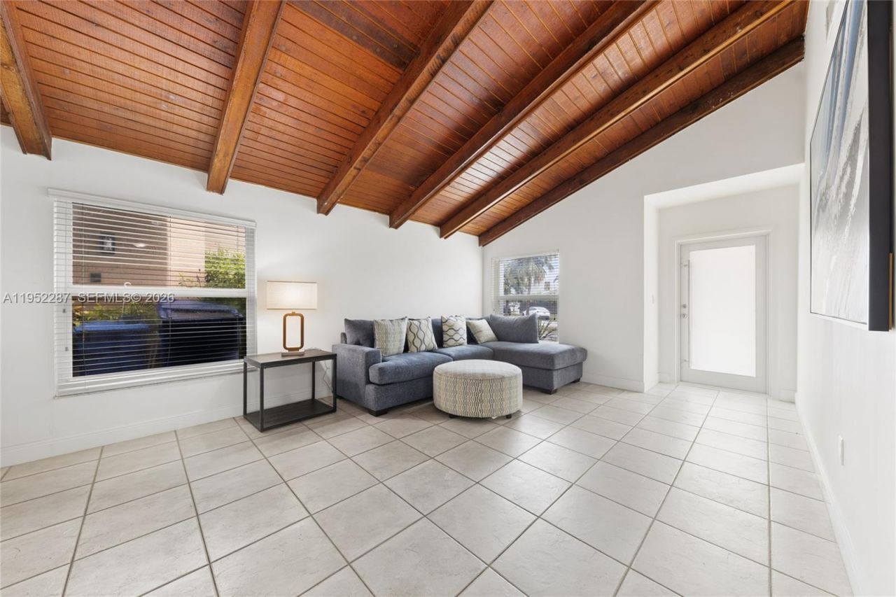 Please Call For Address, Miami, FL 33172 Photo