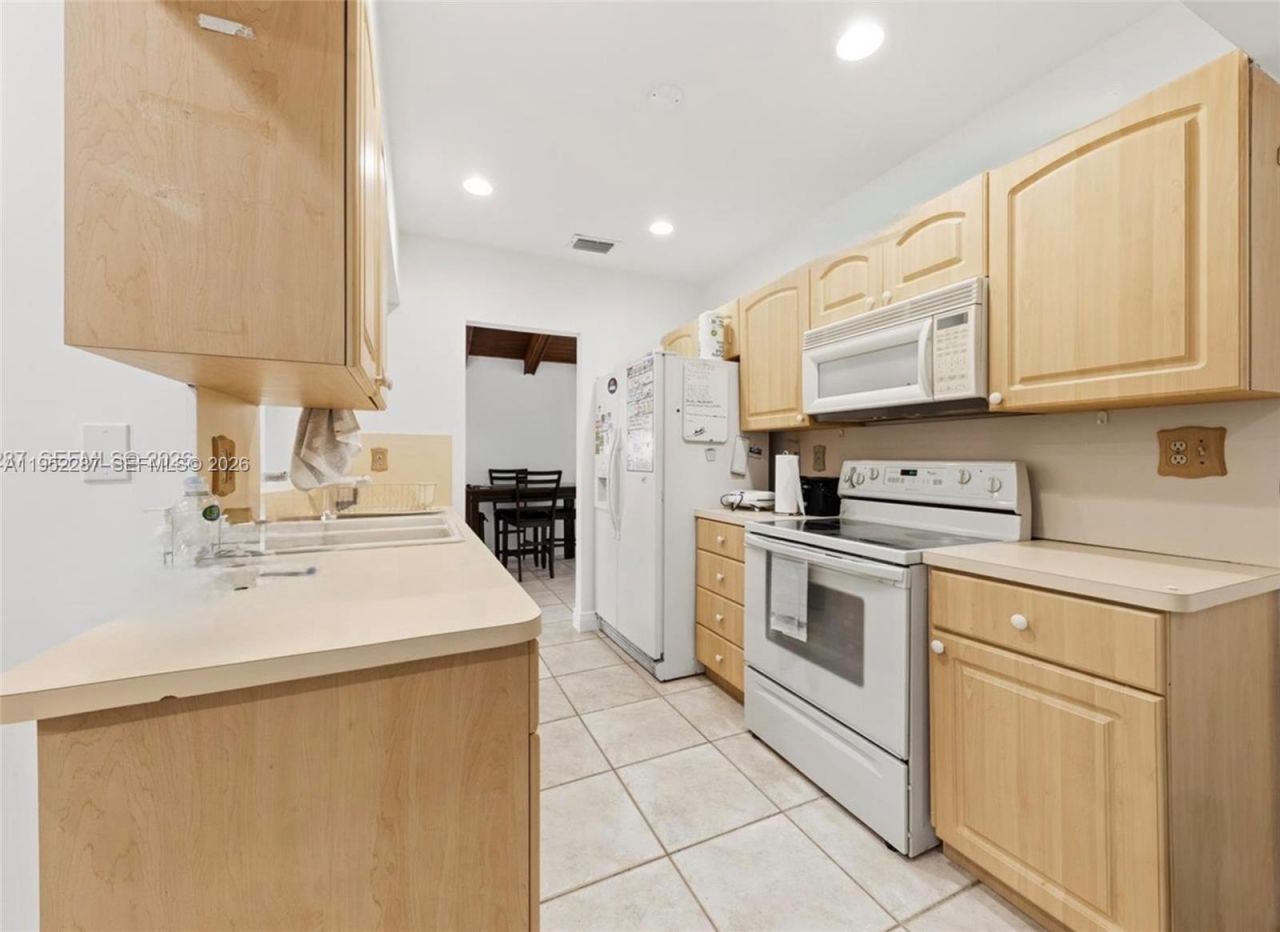 Please Call For Address, Miami, FL 33172 Photo