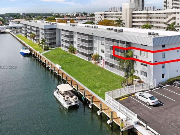 3600 NE 170th St, Unit 312, North Miami Beach, FL 33160