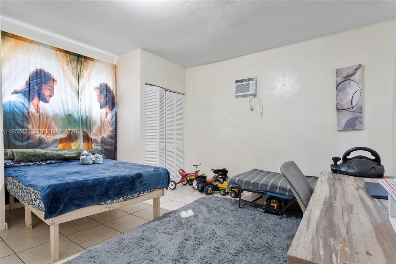 1185 NW 118th, Miami, FL 33168 Photo