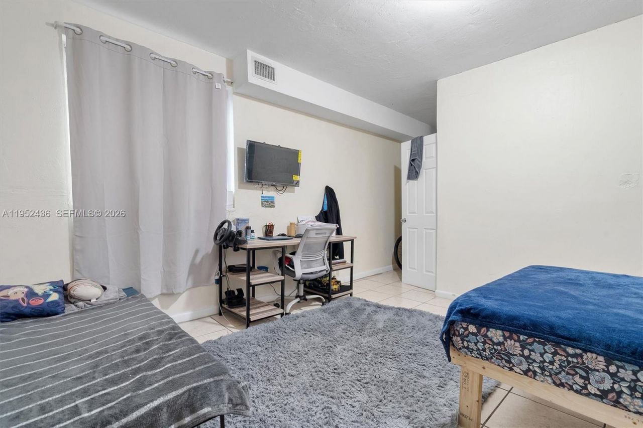 1185 NW 118th, Miami, FL 33168 Photo