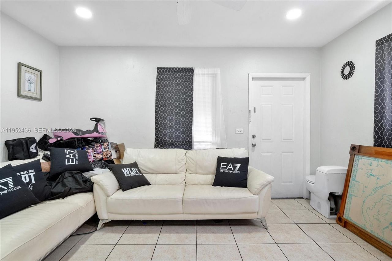 1185 NW 118th, Miami, FL 33168 Photo